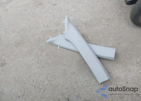 2018 Chevrolet Equinox Ls z USA, uszkodzony, nr VIN 3GNAXREV1JS608801